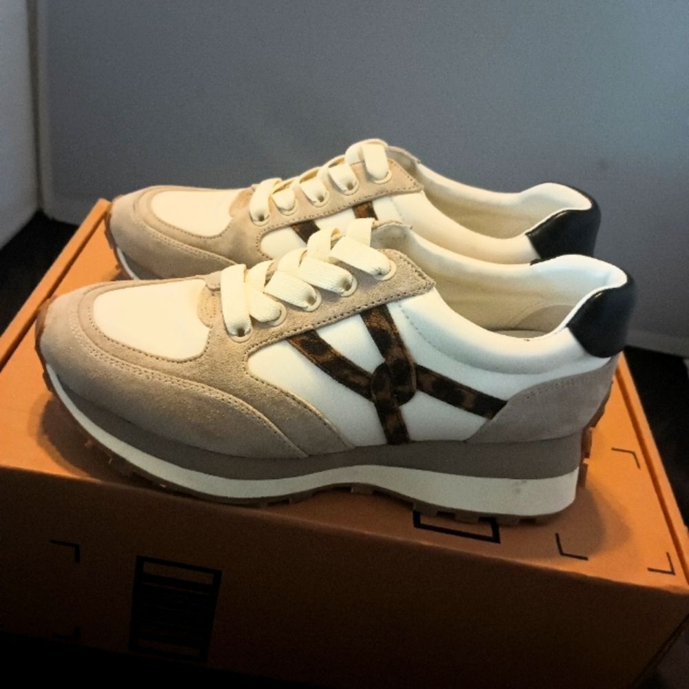 💯🔥VERONICA BEARD Valentina Women's Running Sneakers, CAMO Color 6M🔥🔥